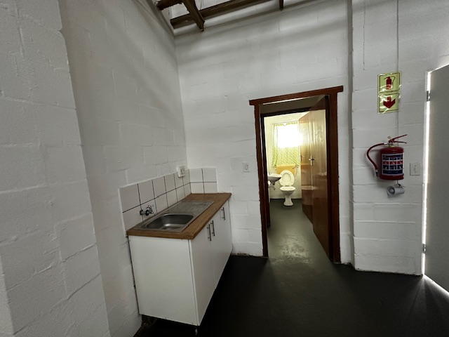 To Let Commercial Property for Rent in Maitland Western Cape